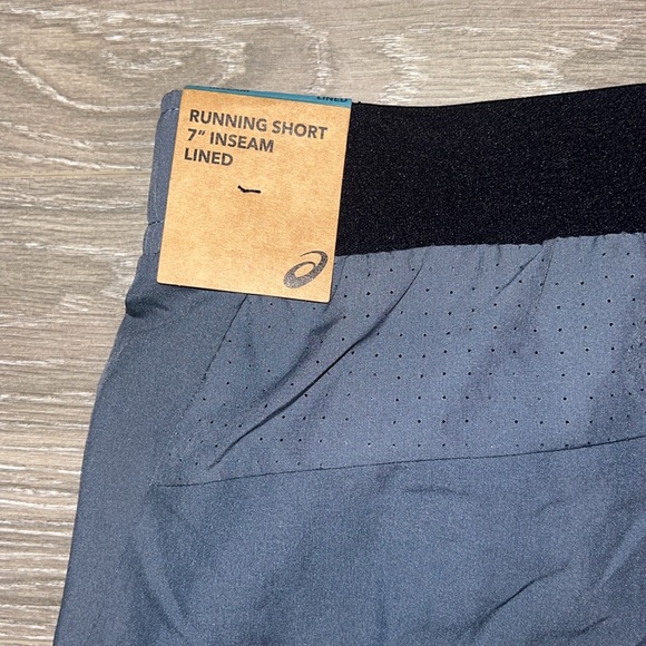 Asics running shorts. Size L. NWT - Picture 3 of 4